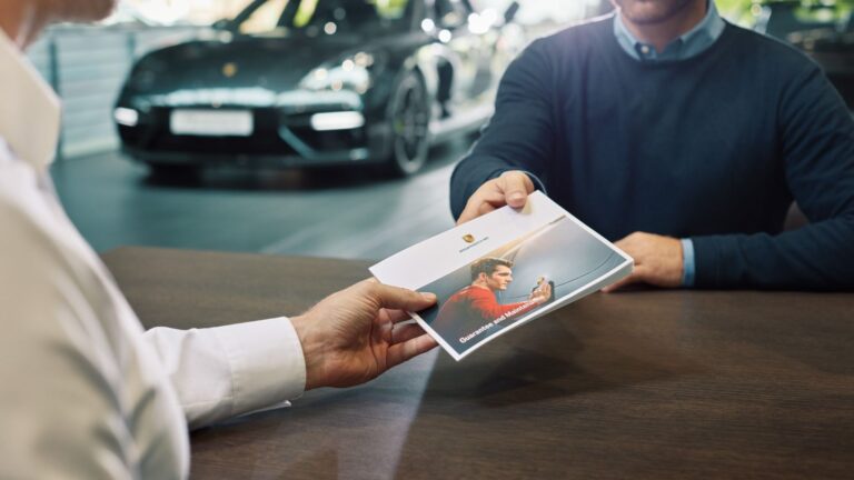 «Llena una encuesta y alimenta una esperanza» con Grupo Los Tres y Porsche.