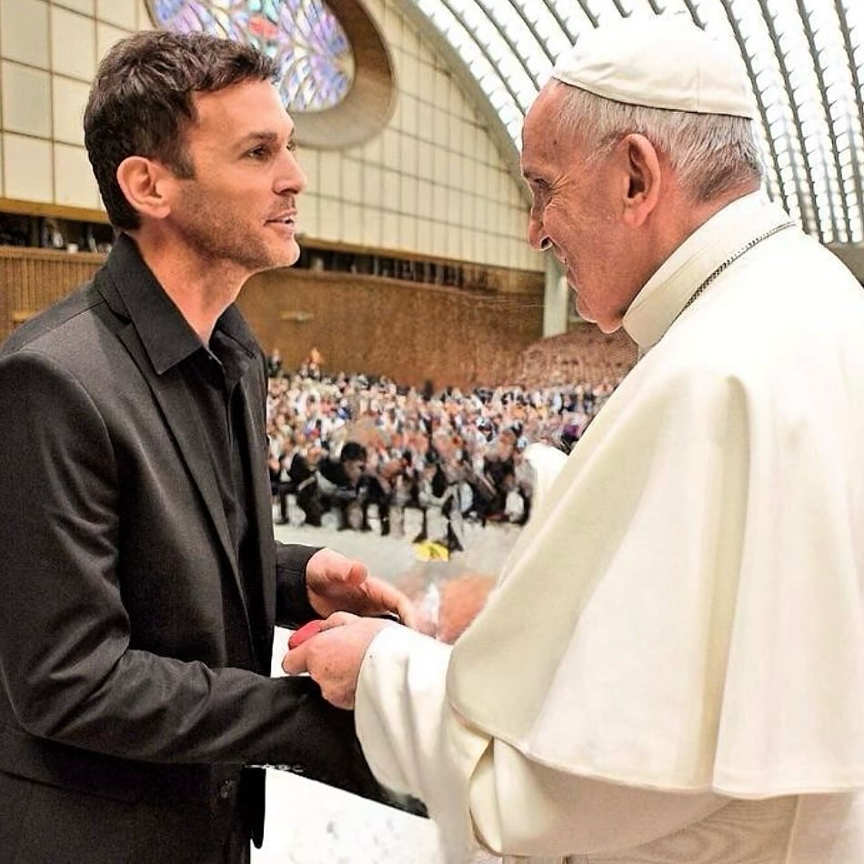 Axel junto al Papa Francisco (créditos: @axeloficial)