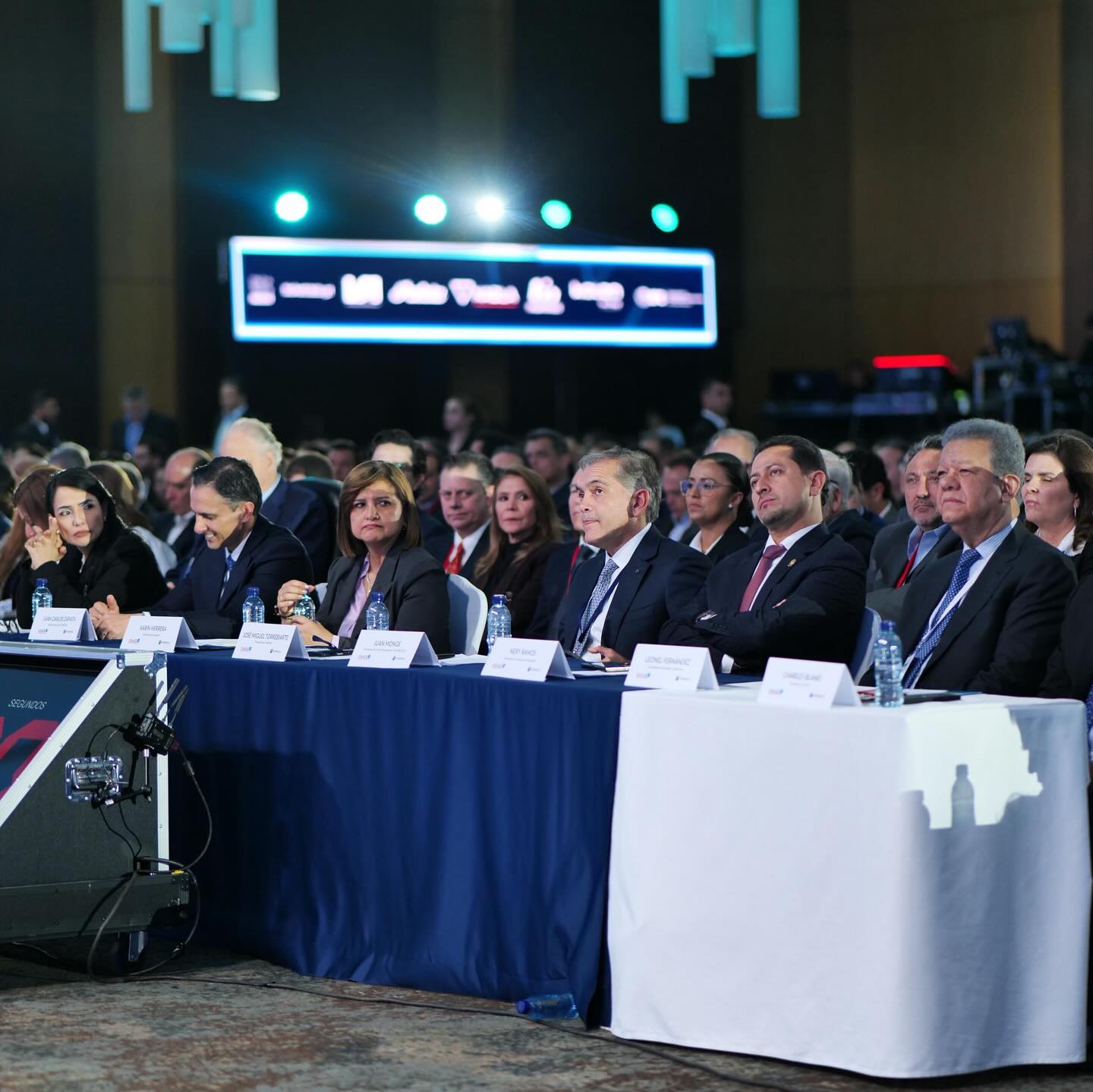 ENADE 2025 reunió a líderes para impulsar la inversión extranjera y el desarrollo en Guatemala, abordando retos y oportunidades clave para la economía del país (Crédito: @fundesaguatemala)