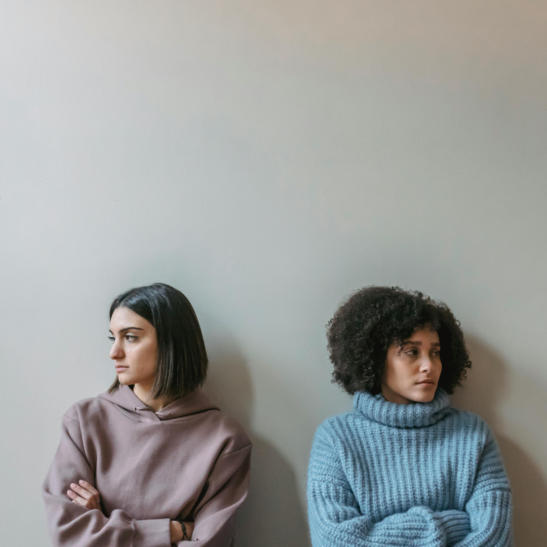 El amor no debería doler, ni hacerte sentir menos. (Créditos: Pexels @Liza Summer)