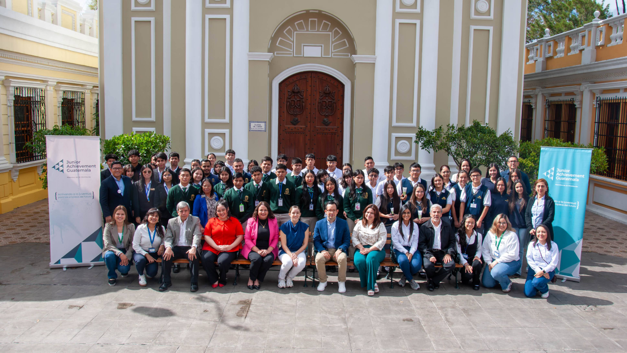 ganadores-de-yo-emprendo-por-guate-2025-estan-a-un-paso-de-viajar-a-brasil-el-pais-de-los-jovenes.