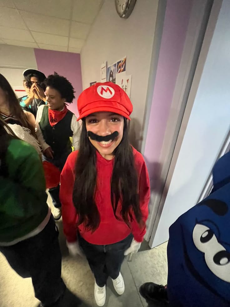 Incluso personajes icónicos pueden ser convertidos en disfraces rápidamente. (Créditos: Pinterest @مرجان)