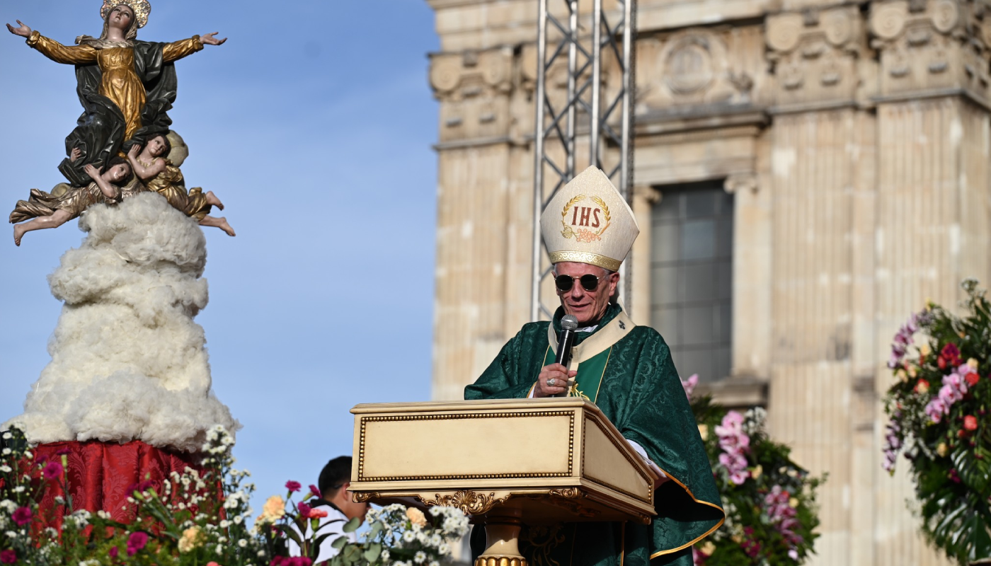El momento central fue la Misa de Envío, celebrada por Mons. Gonzalo de Villa, Arzobispo Metropolitano (Crédito: Arzobispado de Guatemala)