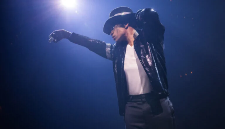 Michael Jackson rompe récord: seis décadas dominando el Top 10