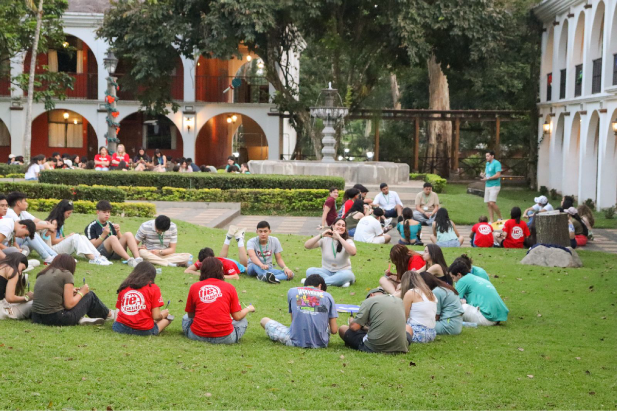 Más de 300 jóvenes vivirán una semana de conferencias, mentorías y actividades diseñadas para potenciar su talento y visión emprendedora (Crédito: Cortesía)