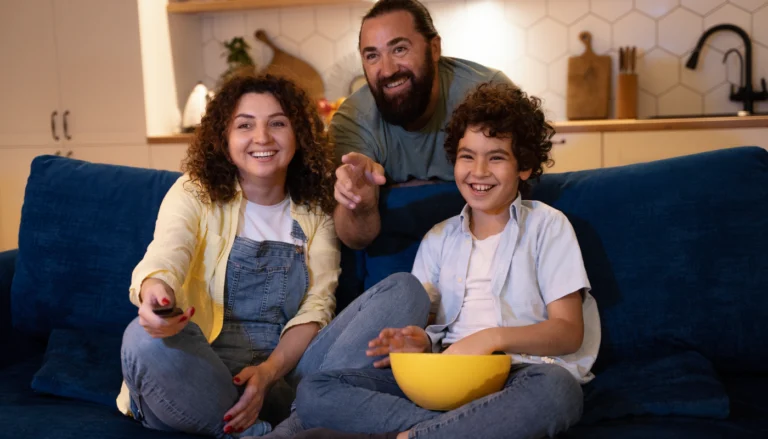 Top 20 Pelis Para Ver en Familia: Diversión, Aventuras y Magia