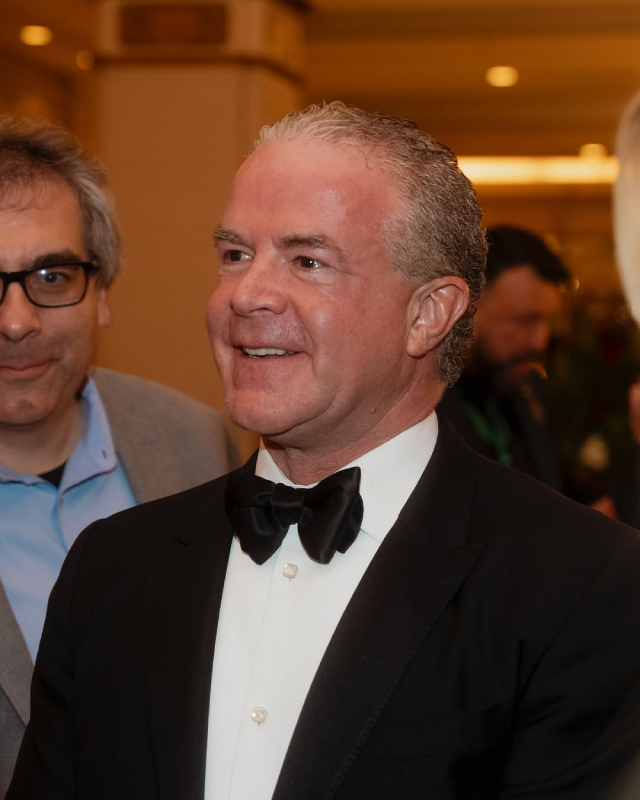 Solicitan una orden de captura contra el dueño de Miss Universo tras una investigación que lo vincula con presuntas operaciones ilícitas (Crédito: X)