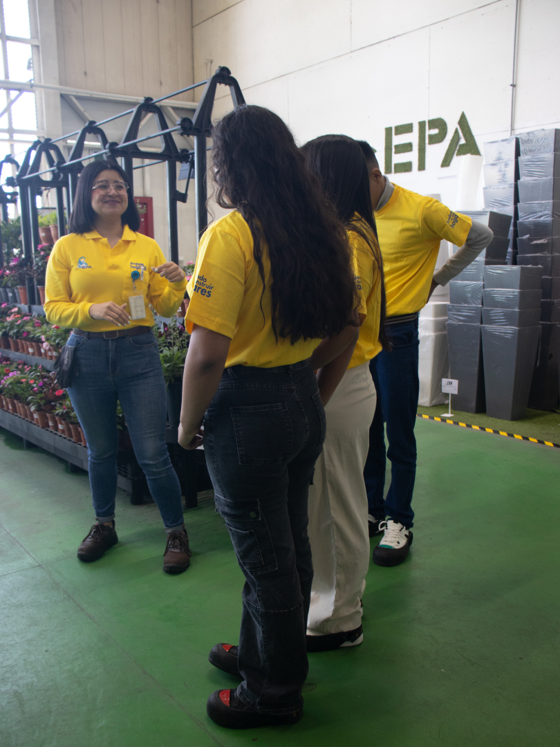 14 jóvenes de Aldeas Infantiles SOS vivieron un día de experiencia laboral en Ferretería EPA, aprendiendo nuevas habilidades y descubriendo la experiencia laboral (Crédito: Cortesía)