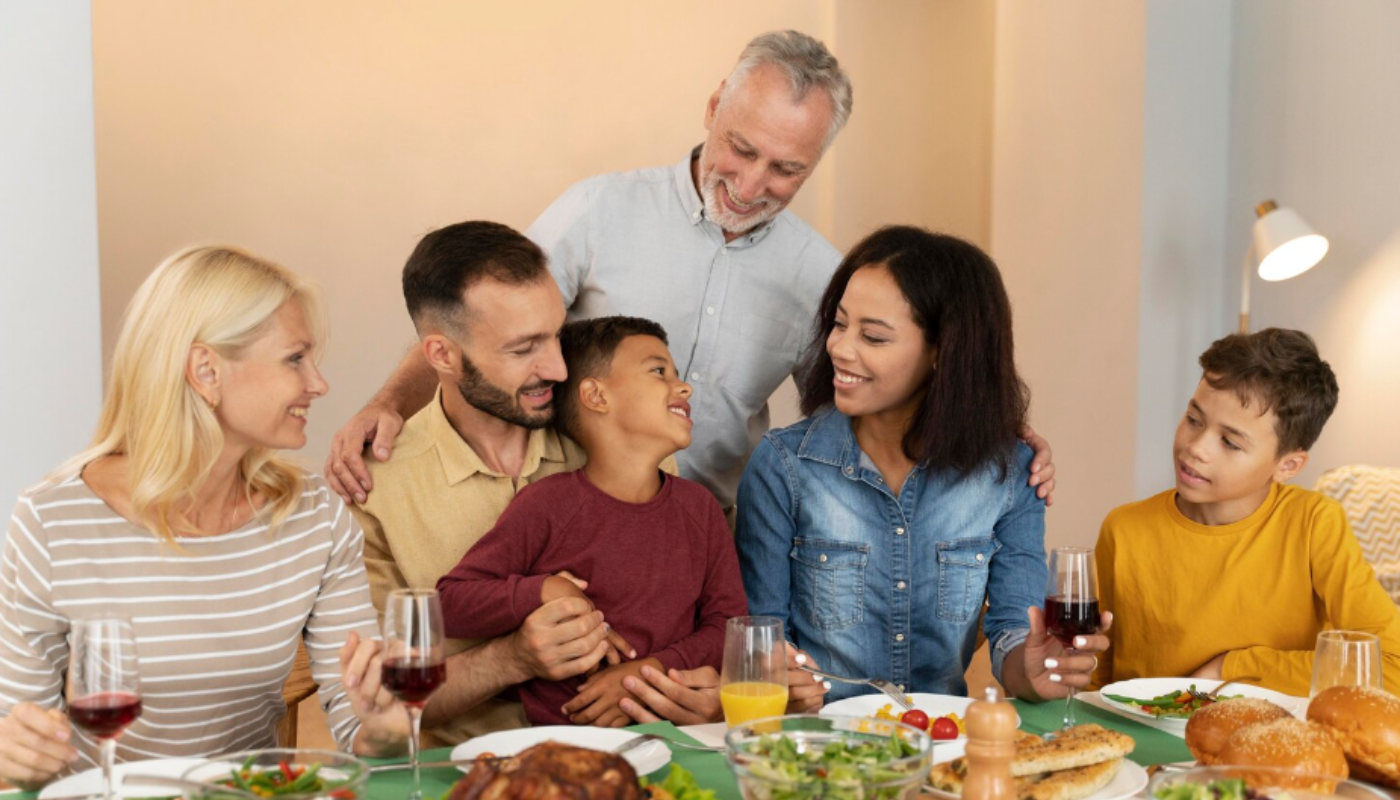 Así se Preparan el Tamal Colorado y el Ponche Chapín.