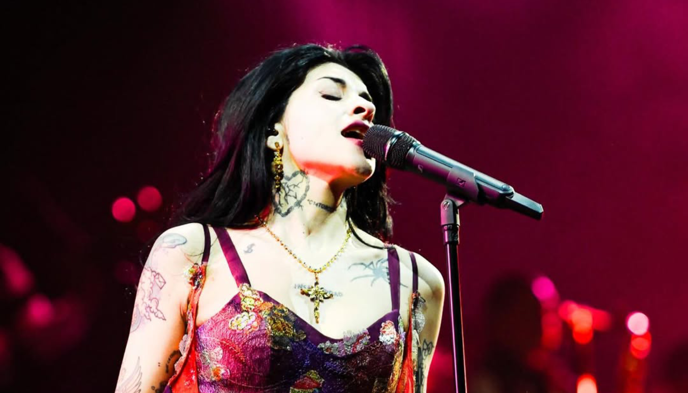 “Cazzu pone un alto a ataques contra Nodal en pleno concierto”