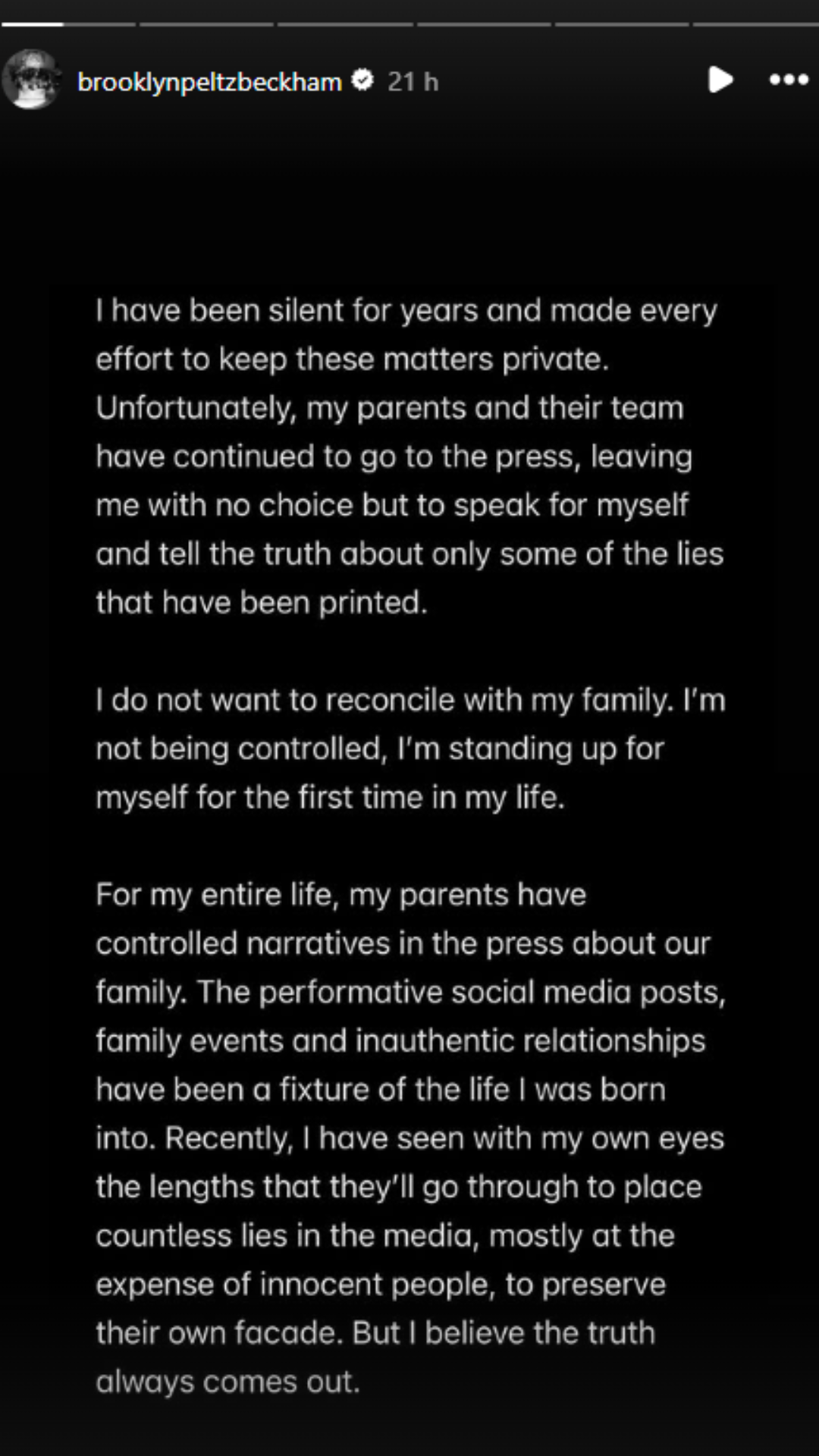 Brooklyn Beckham habló a través de sus historias de Instagram y expuso públicamente la crisis que atraviesa con su familia (Crédito: @brooklynpeltzbeckham)