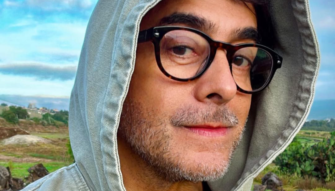 Adal Ramones llega con risas y anécdotas reales. (Créditos: @adalramones)