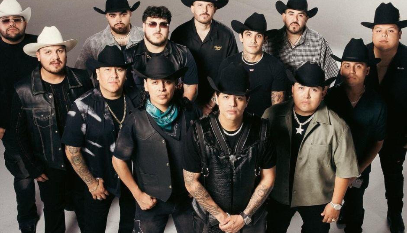 Grupo Firme sorprendió a fans sin boleto. (Créditos: Redes Sociales)