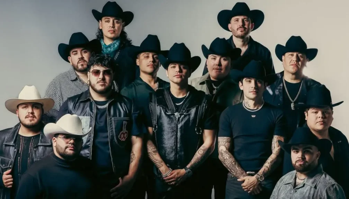 Grupo Firme sorprendió a fans sin boleto. (Créditos: Redes Sociales)