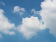 Nube puede pesar un millón de toneladas y no lo notas