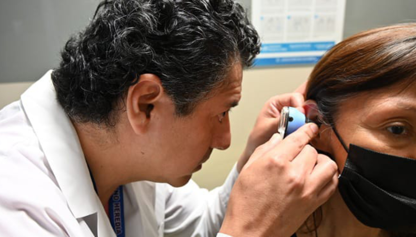 Alertan sobre daño auditivo por audífonos. (Créditos: gob.pe)