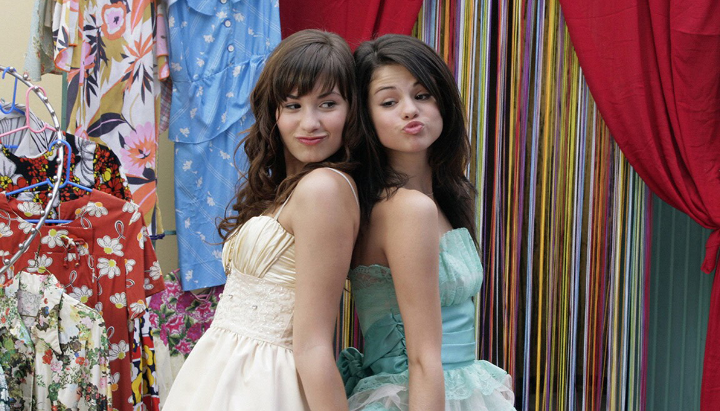 Demi Lovato revela los desafíos de crecer bajo la fama y la mirada pública