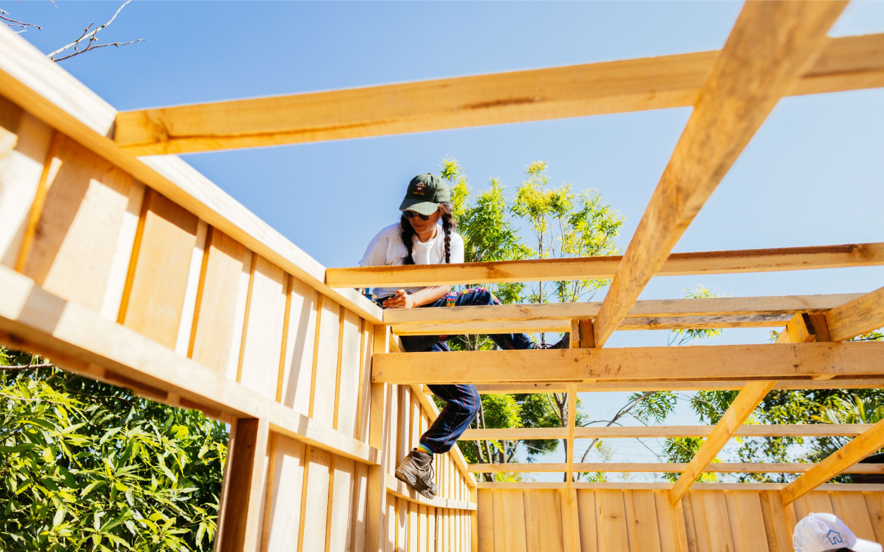 Gracias al McDía Feliz 2025, McDonald’s y TECHO construyen viviendas en Villa Canales