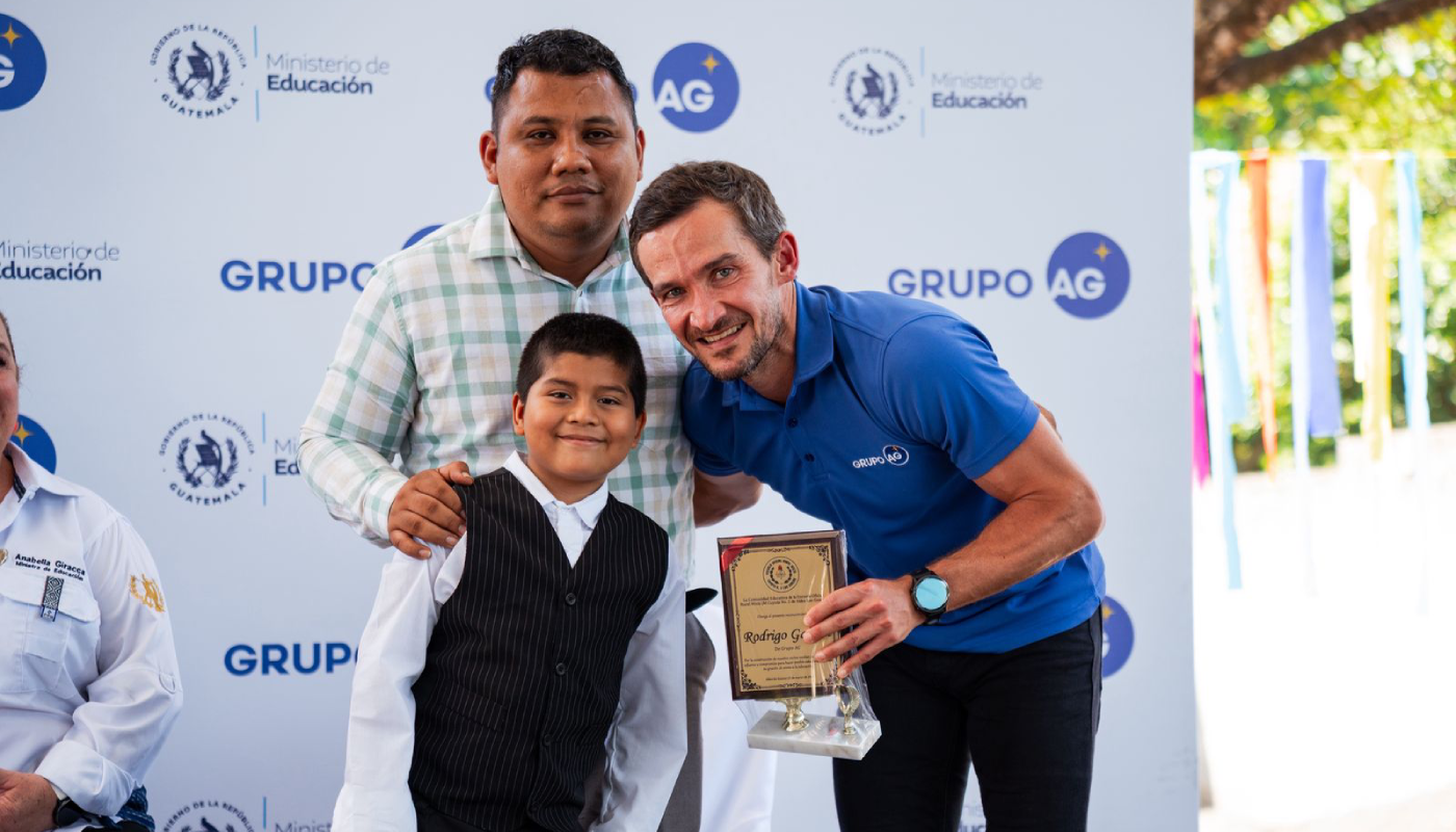 Mineduc y Grupo AG fortalecen escuela en Masagua